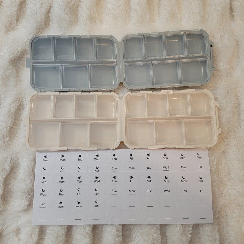 Weekly Pill Organizer with Grey and Cream Compartments NWOT